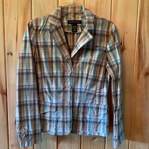 Women’s size 4 blazer in new condition